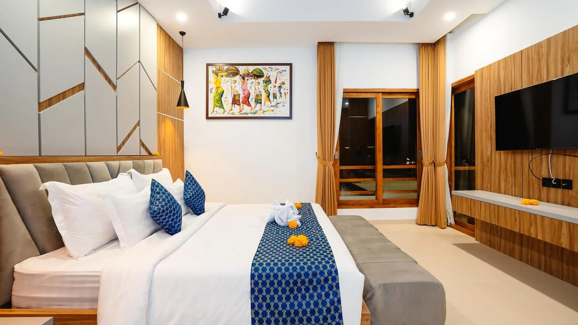 6 Bedroom High End Luxury Villa In Batu Belig, Seminyak Canggu