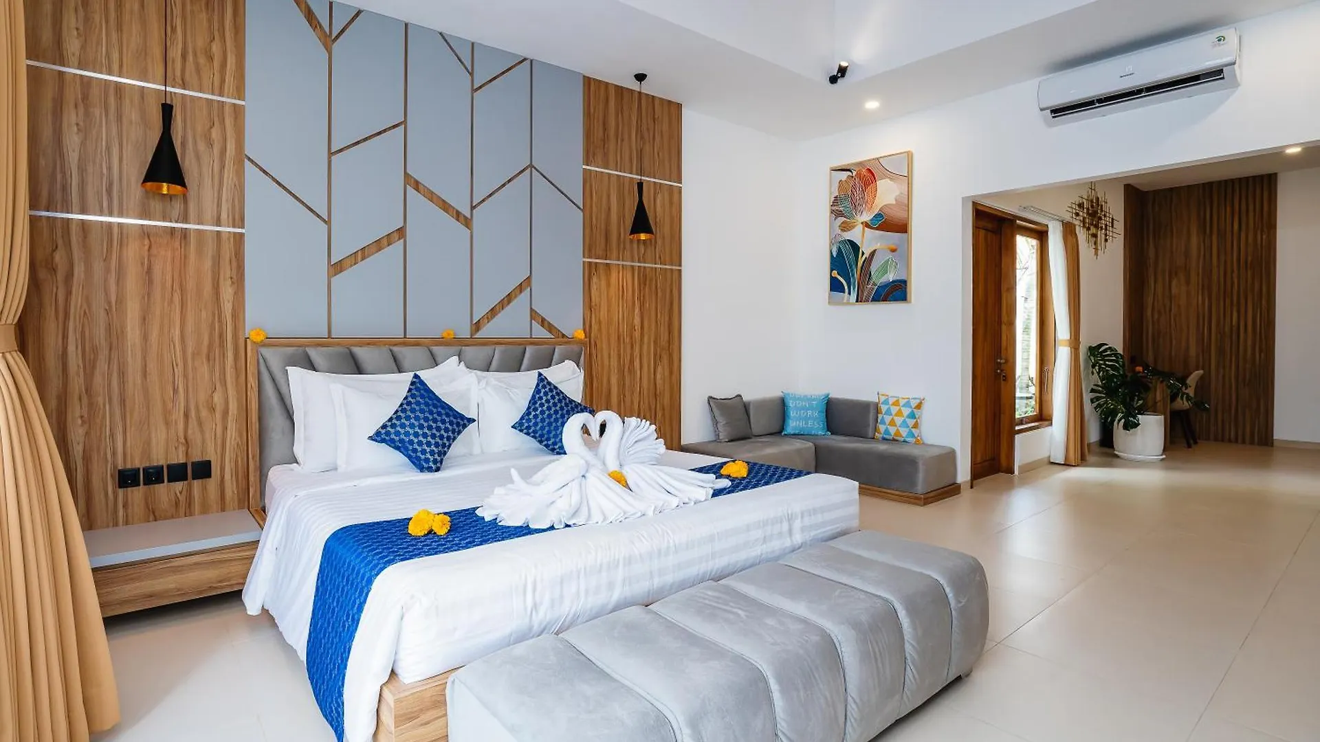 6 Bedroom High End Luxury Villa In Batu Belig, Seminyak Canggu