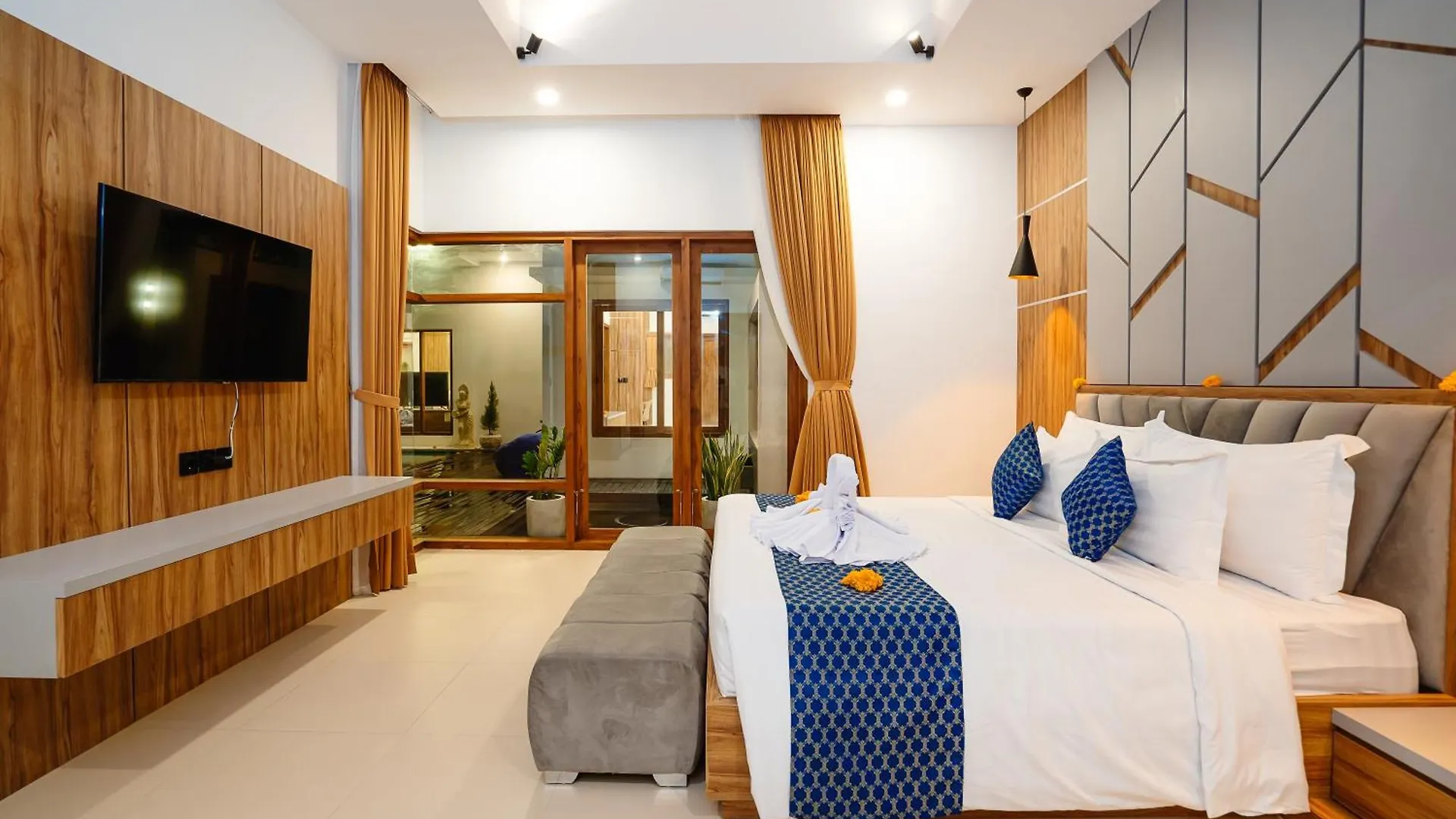 6 Bedroom High End Luxury Villa In Batu Belig, Seminyak Canggu  0*, Canggu (Bali) Indonesia