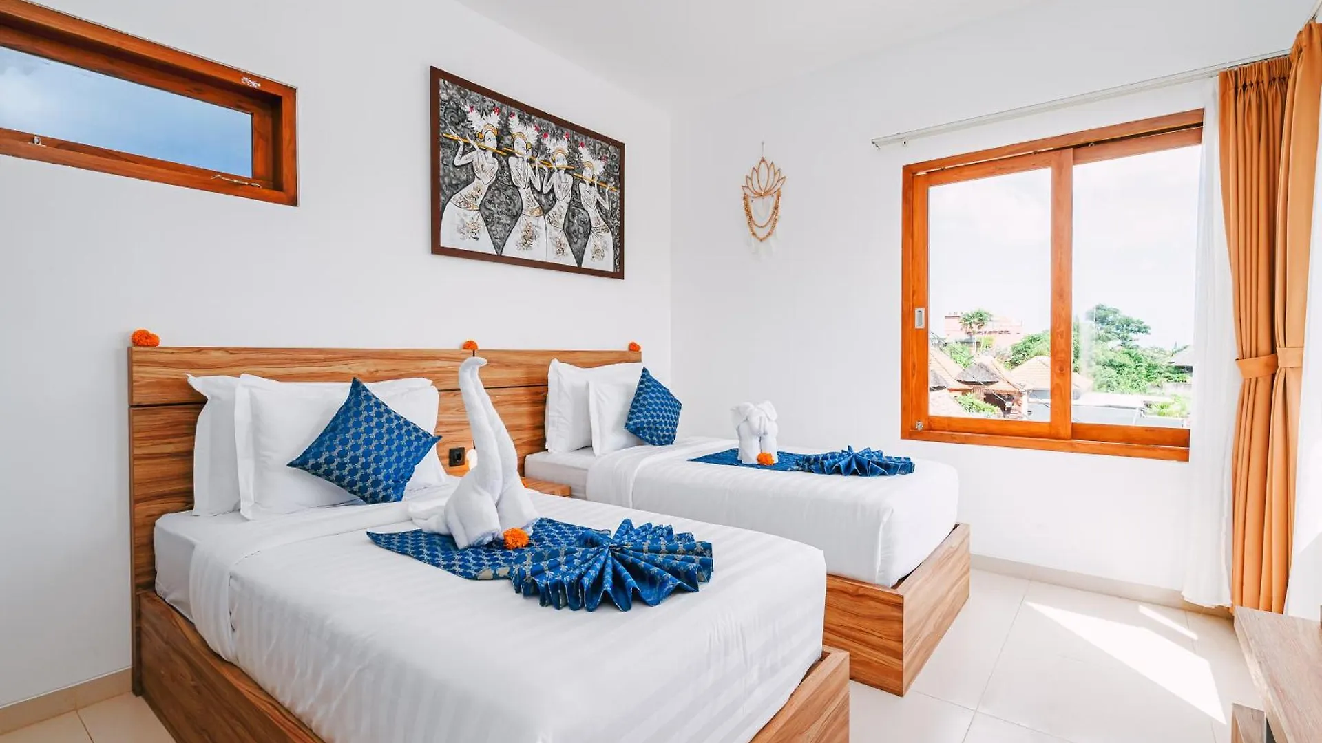 6 Bedroom High End Luxury Villa In Batu Belig, Seminyak Canggu
